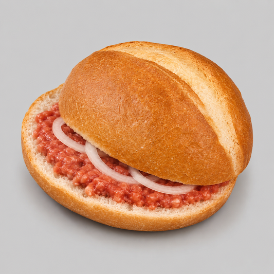 Mettbrötchen mit Zwiebeln