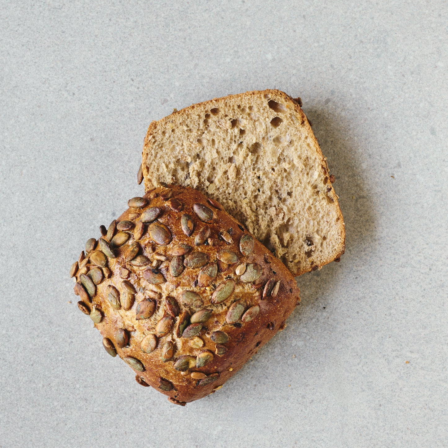 Kürbiskernbrötchen – knusprig, saftig, aromatisch