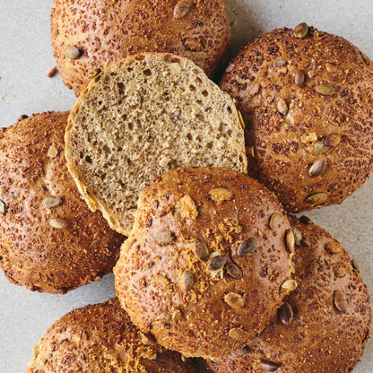 Dinkel-Kürbisbrötchen – kernig, nahrhaft, weizenfrei