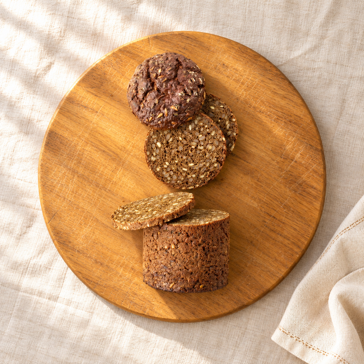 Roggen-Schwarzbrot intensiv, saftig, vollwertig – Tismes Produktaufnahme, Ansicht 2